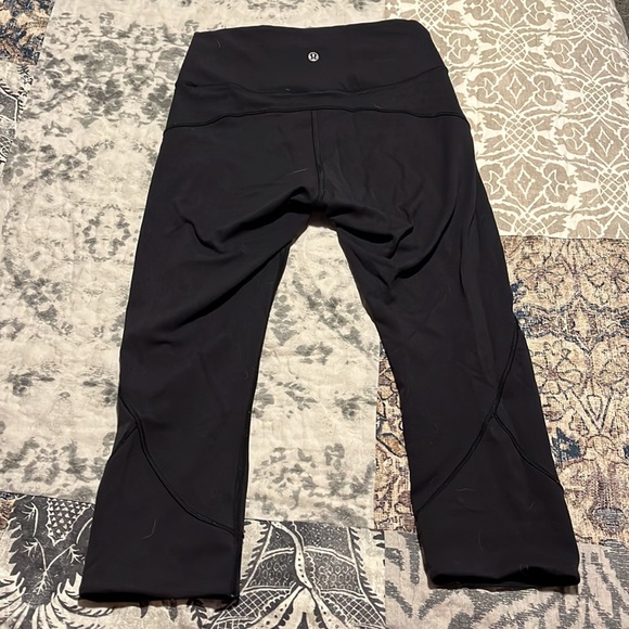 Lululemon In movement cropped - Picture 2 of 4